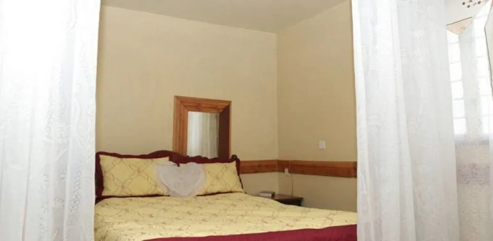 Maina Highway Hotel