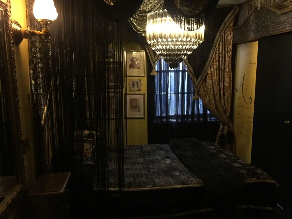 Pavilion Hotel
