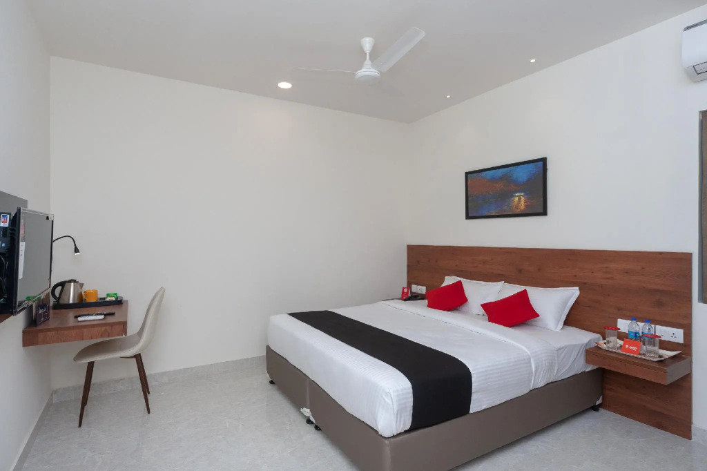 Capital O 18266 Hotel Arunaa Inn