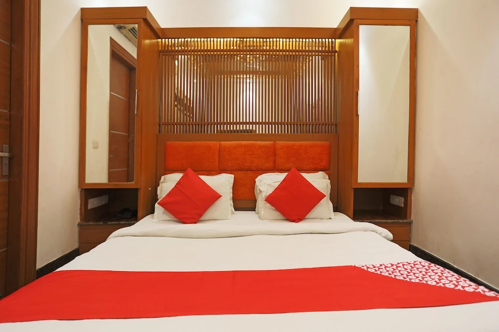 OYO 15183 JJK Home Stay