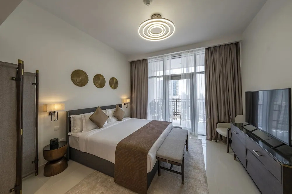 Fantastay Blvd Crescent