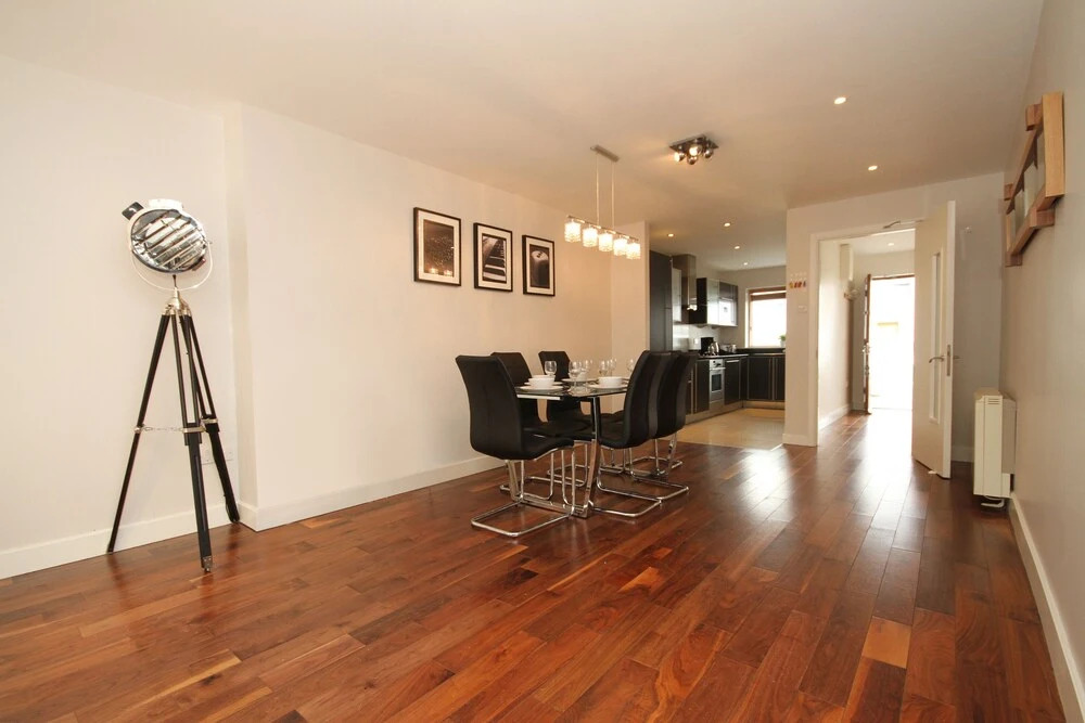 Grand Canal Quay - 3 BR Apartment