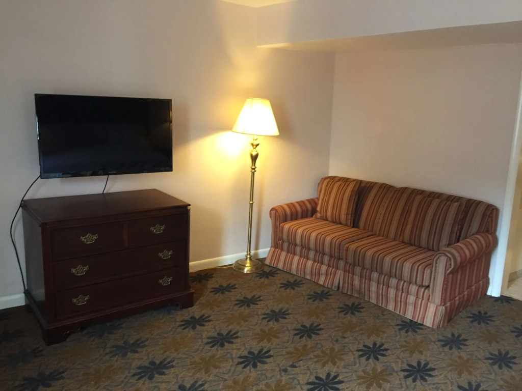 Travelodge by Wyndham Lynchburg