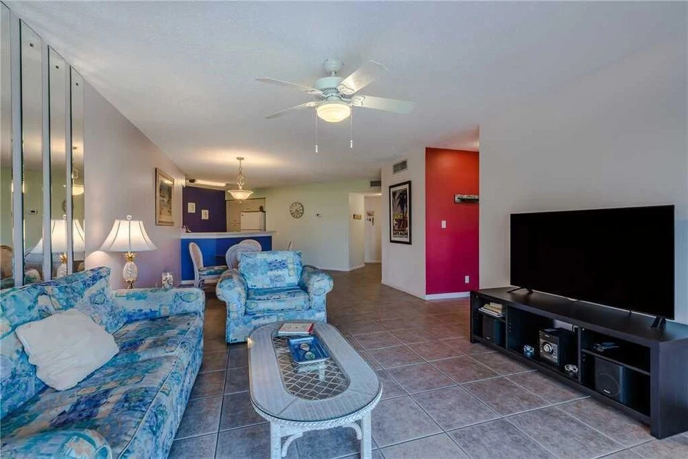 Vista Verde East - Two Bedroom Condo - 1-103