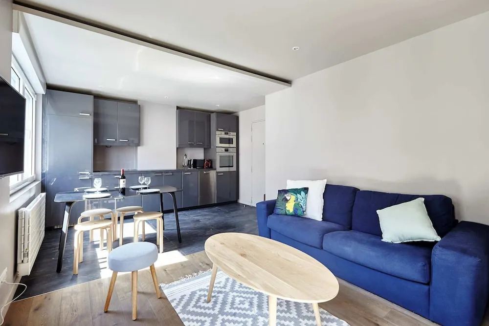 Modern 1BR Home in Batignolles