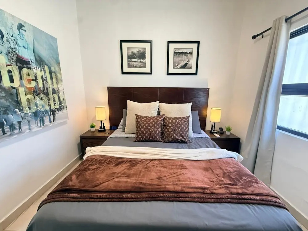 Luxurious 3 Bedroom in Ajijic - Sleeps 6 - Private Gym - Pickleball Court -