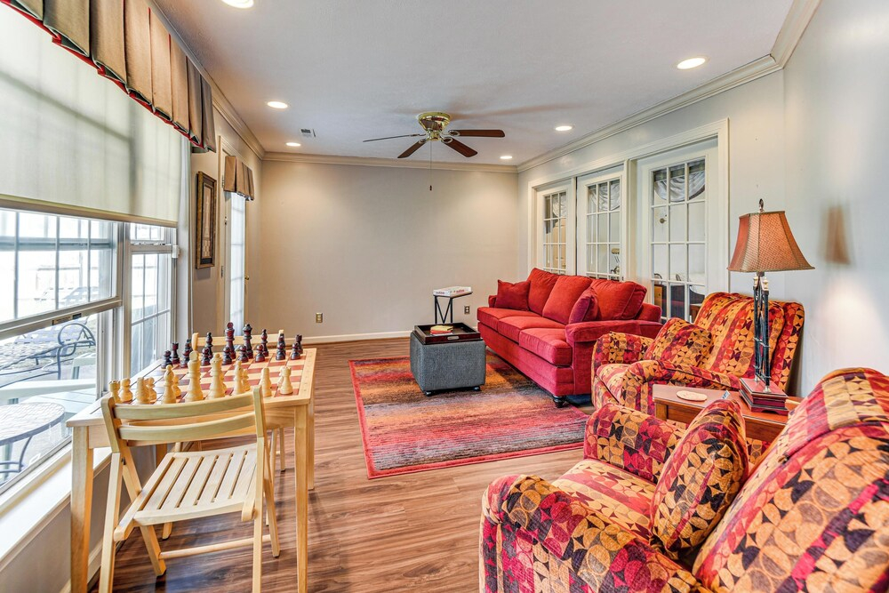 5 Mi to Coliseum! Spacious Home in Hampton Roads