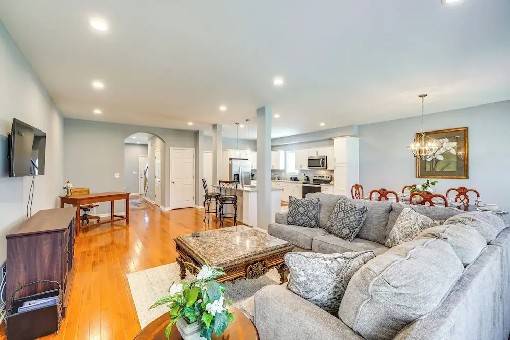Louisville Retreat w/ Deck ~ 11 Mi to Downtown!