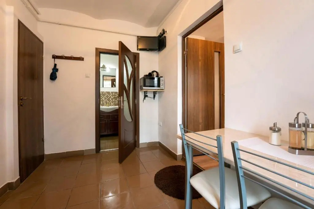 Gloria Apartments