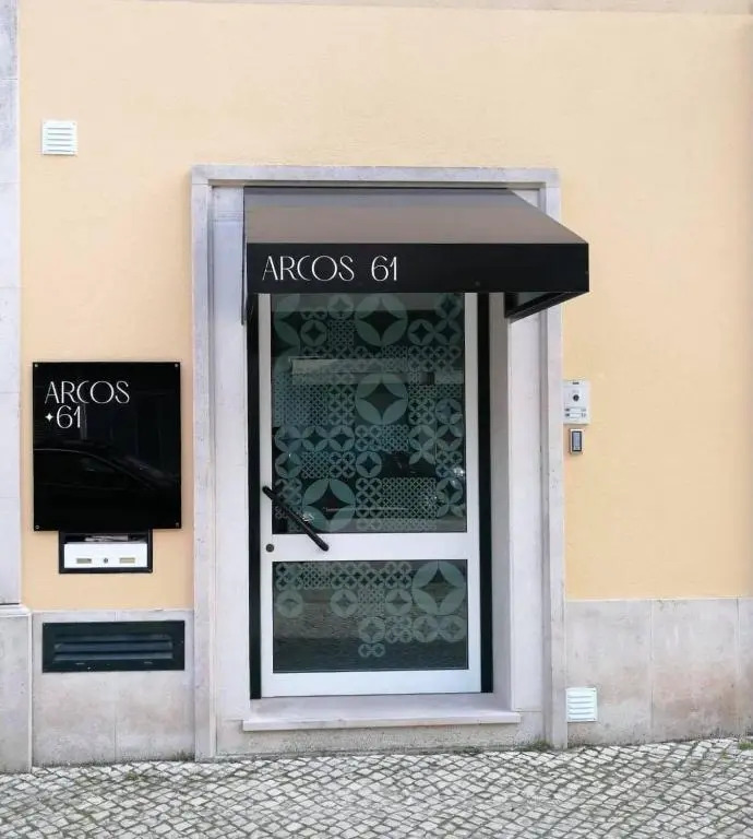 Arcos 61