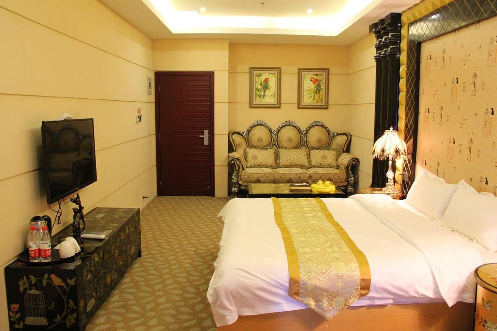 Xiamen Alice Theme Hotel