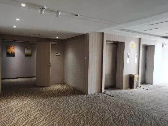Letian Century City Hotel (Weihai Railway Station Hanlefang)