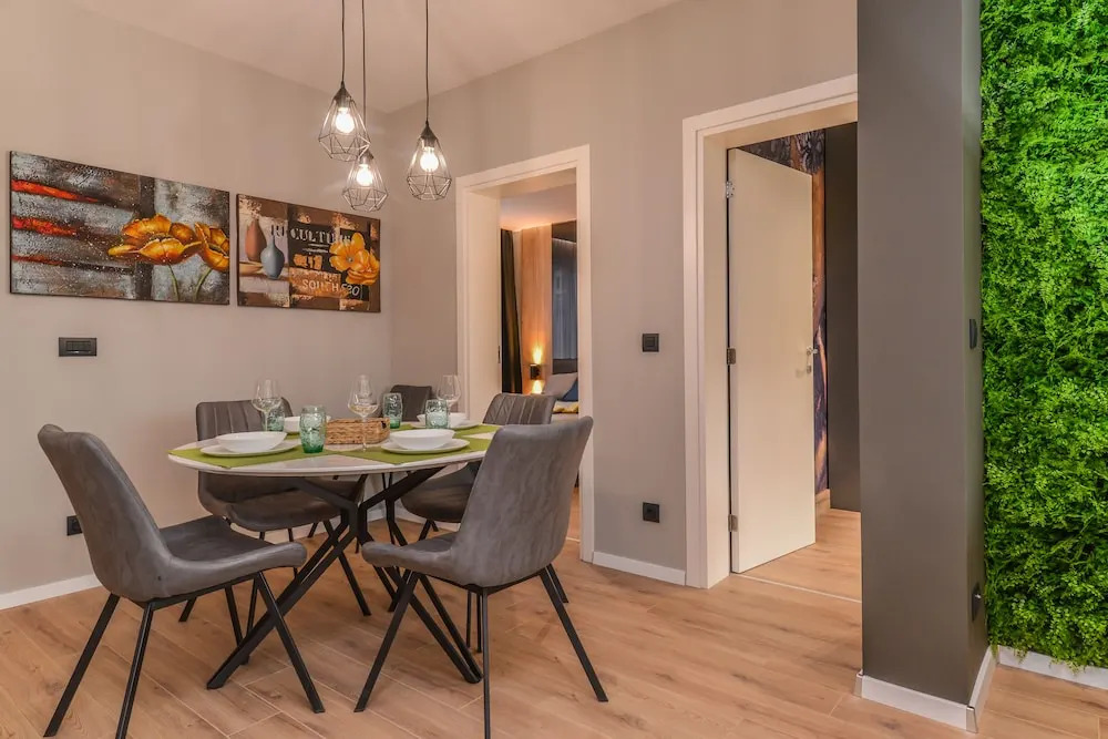 FM Premium Luxury 2-BDR Apartment - Lux and Style
