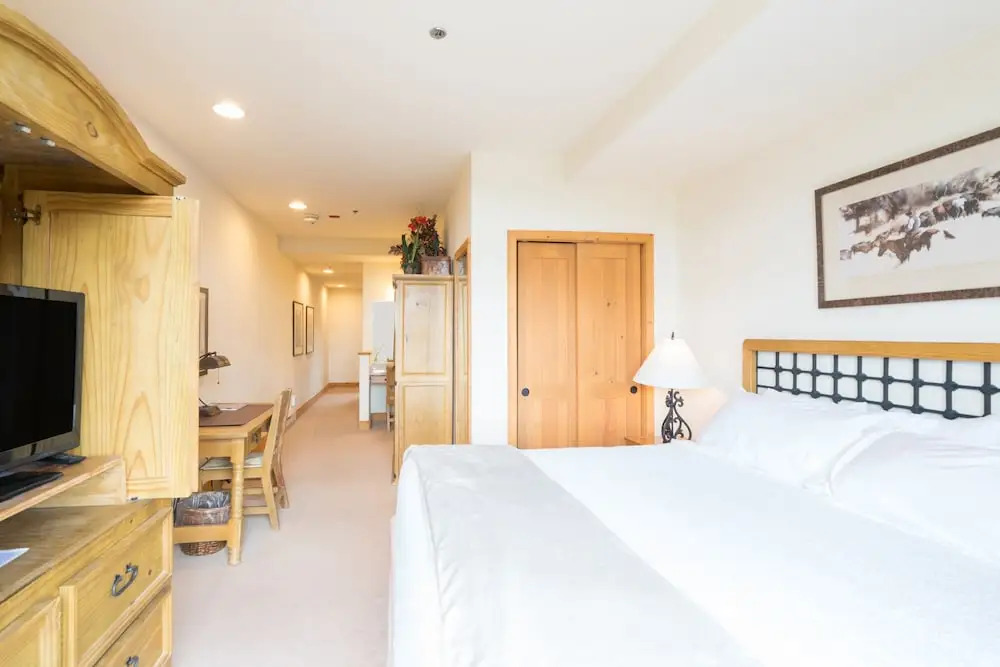 Bear Creek Lodge 409 4 Bedroom Condo by Alpine Lodging Telluride