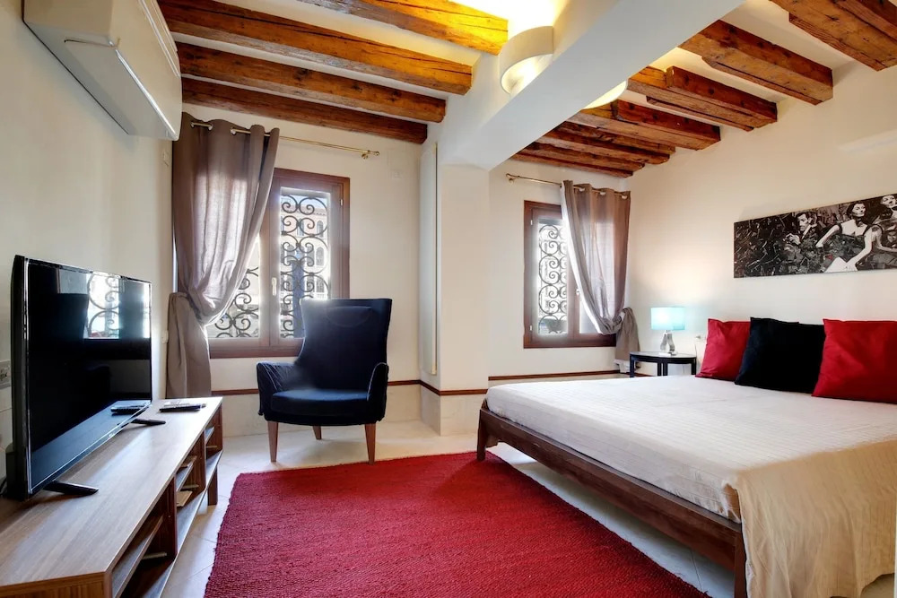 Venetian Grand Canal Suite Apartment