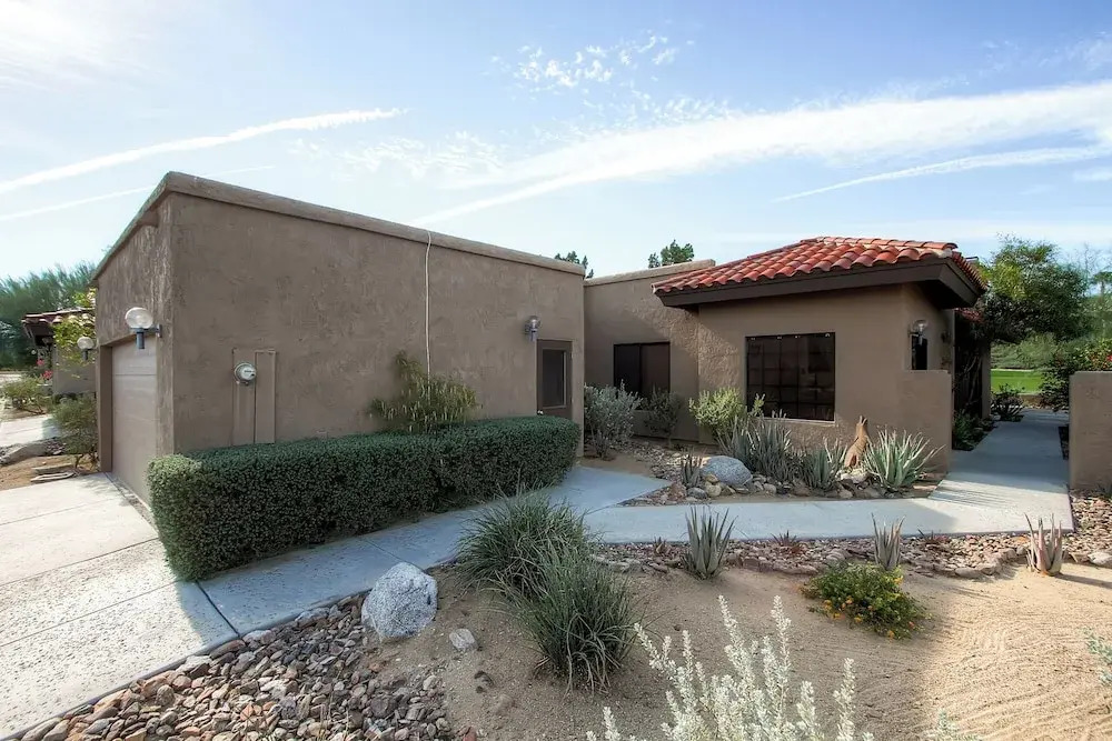 Country Club Home: 2br, 2 BA + Den ~ 1 Mi to Golf!