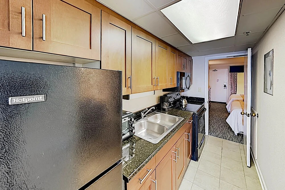 New Listing! Beach Penthouse W/ All-season Pool 1 Bedroom Condo