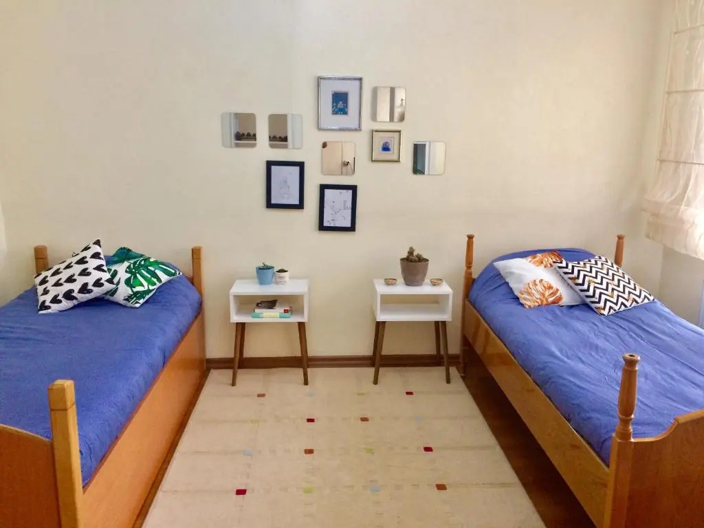 Comfy Flat 2 No Air Condition but has ceiling fans and central Heating