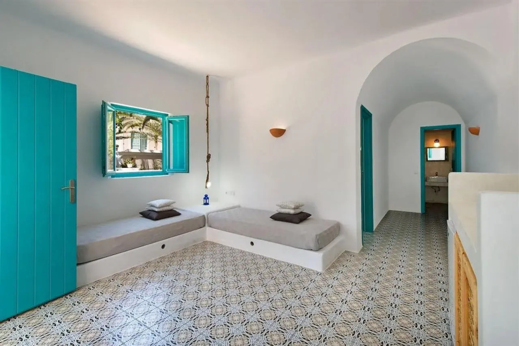 Nissia Beach Apartments & Suites