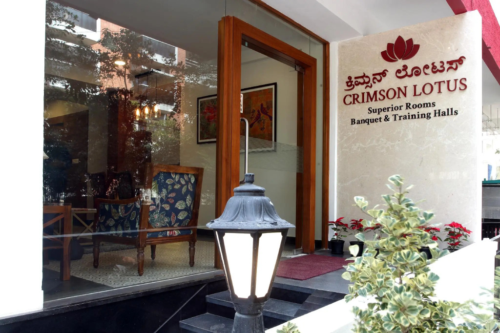 Hotel Crimson Lotus