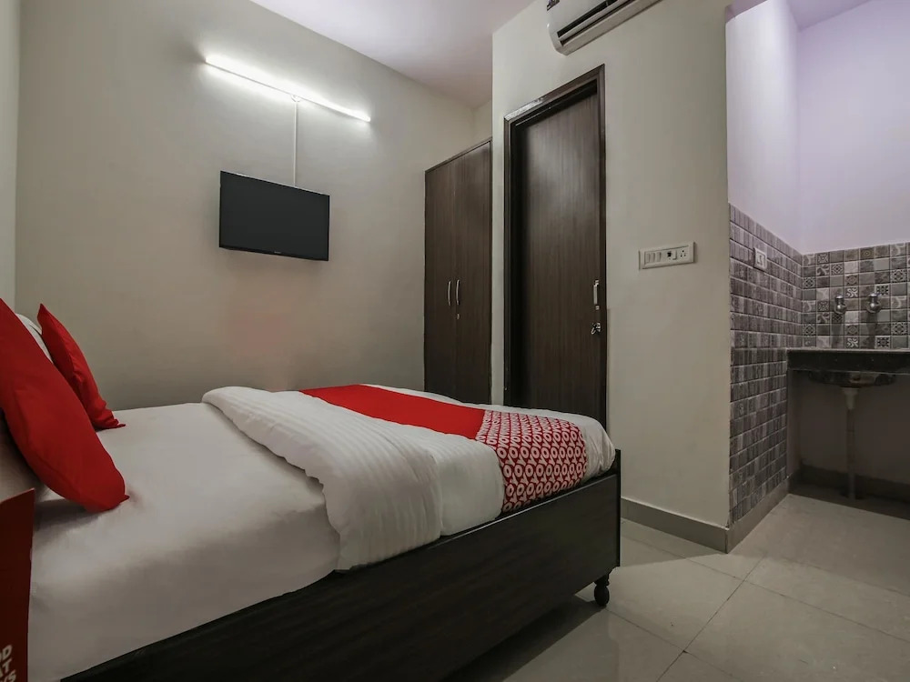 OYO 15668 Hotel Heaven Inn