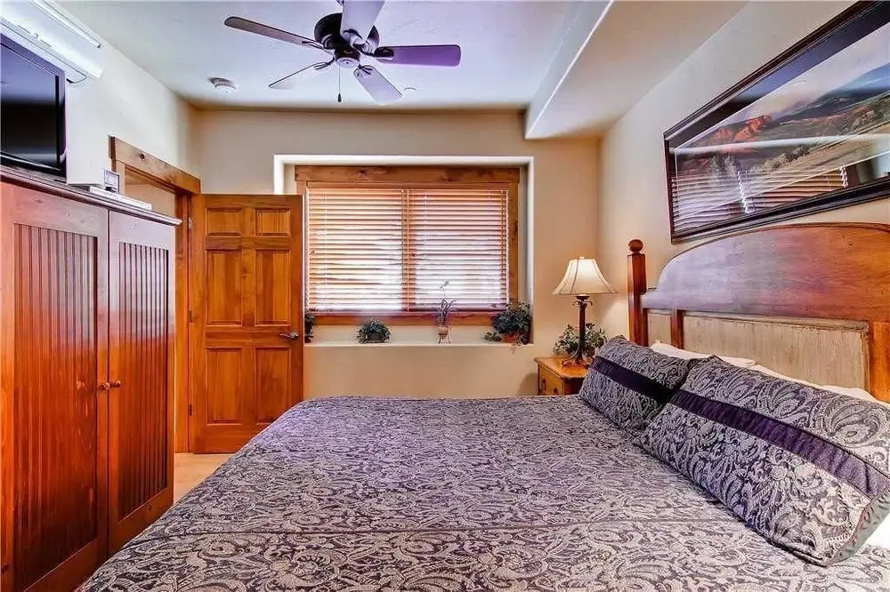 Tl2310 Spacious top Floor Residence! Winter Specials!