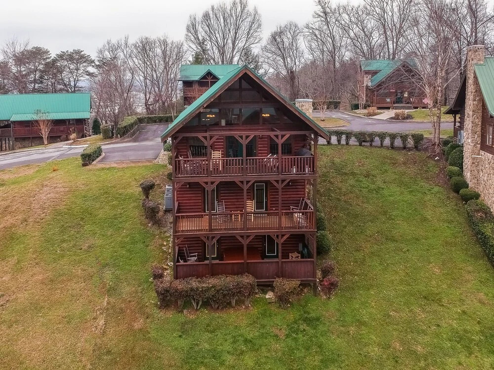 Heavenly Escape Crossing Resort Cabin w Hot Tub Arcade Games and More