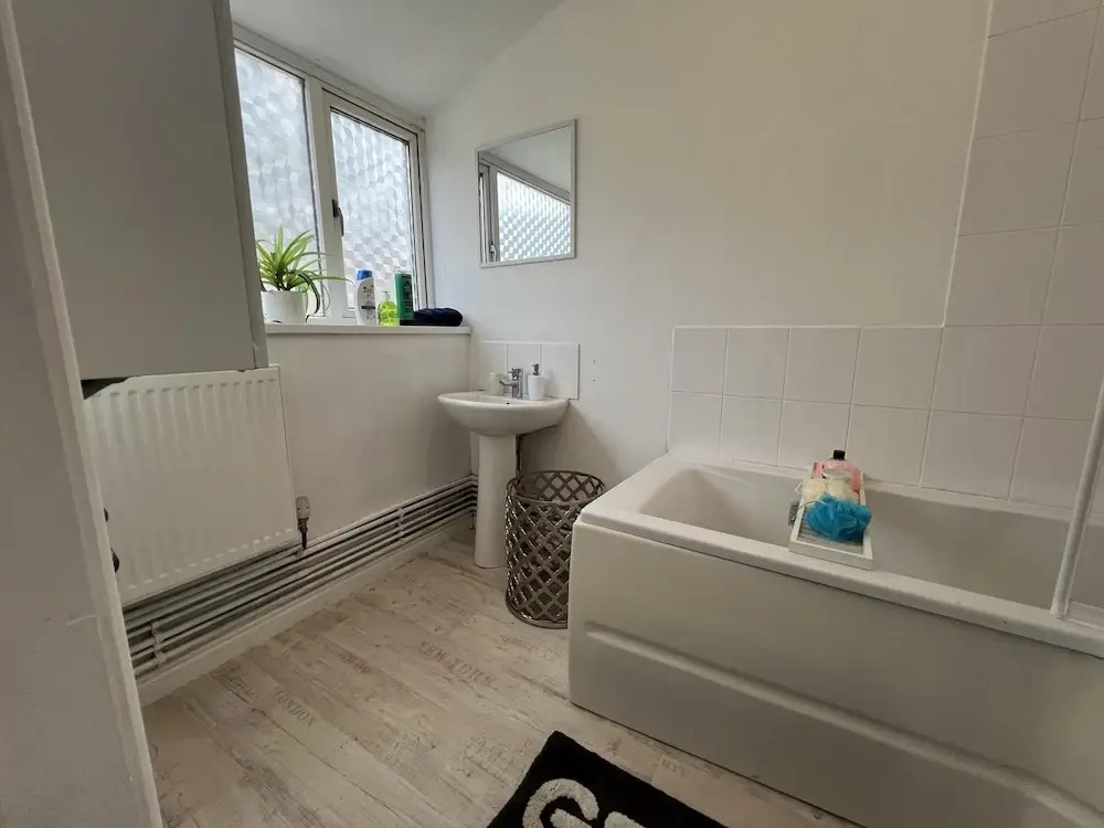 Bristol - 4 Beds - Sleeps 7 - For Groups - Garden