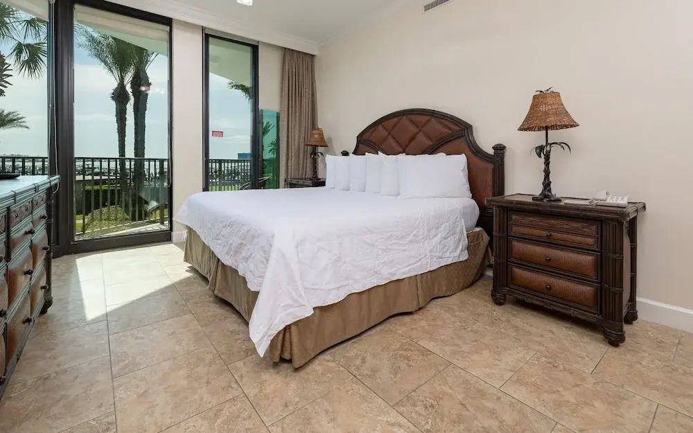 Phoenix On The Bay 1103 4 Bedroom Condo