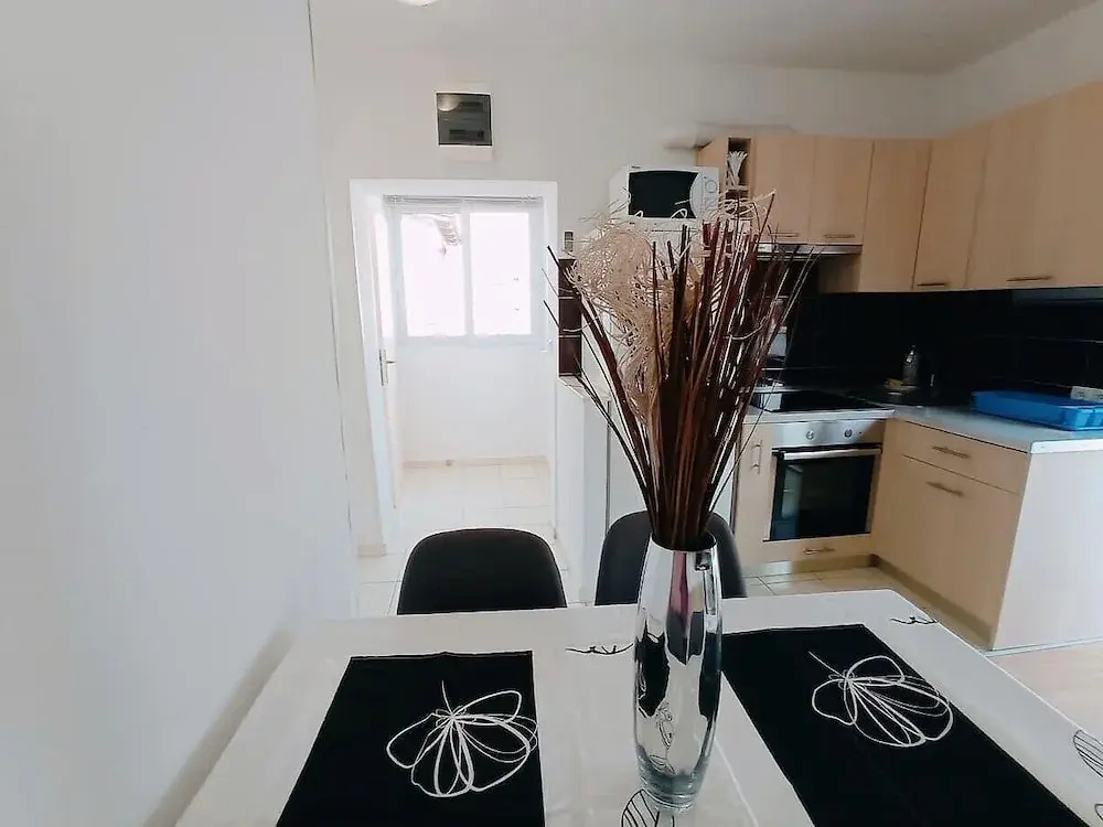Cute apartment in stone house near sea