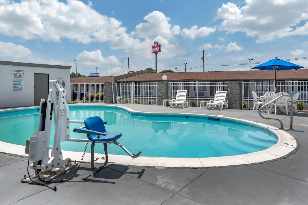 Econo Lodge Oxford near Choccolocco Park