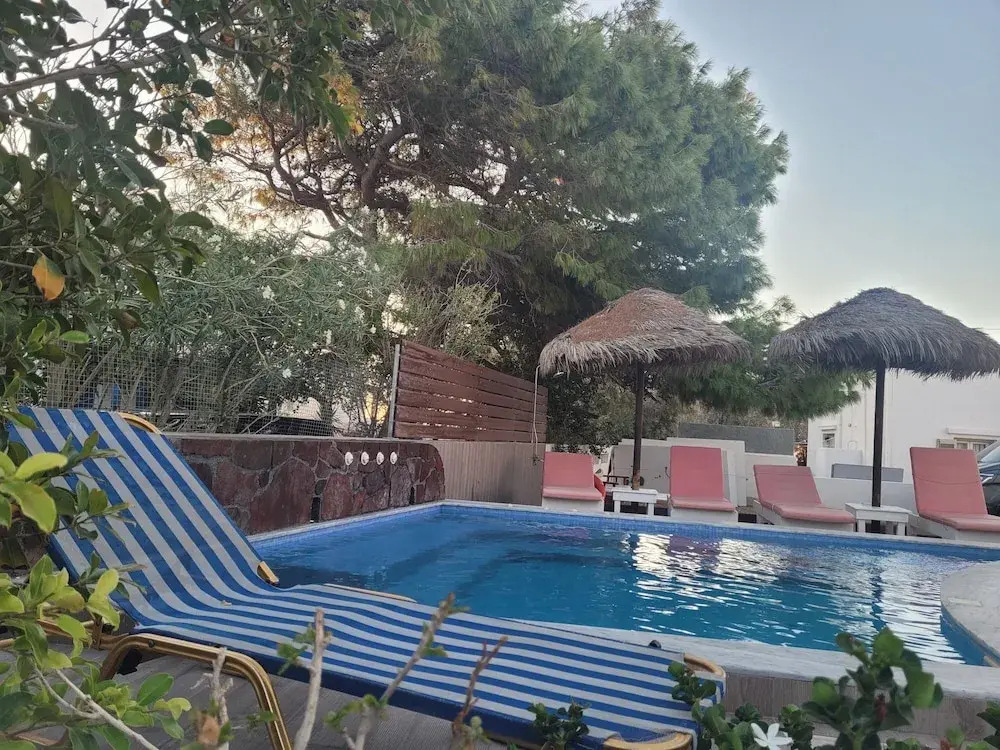 Captain Lazaros Detached Beach Villa and Suites