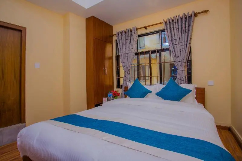 OYO 273 Hotel Rara Palace