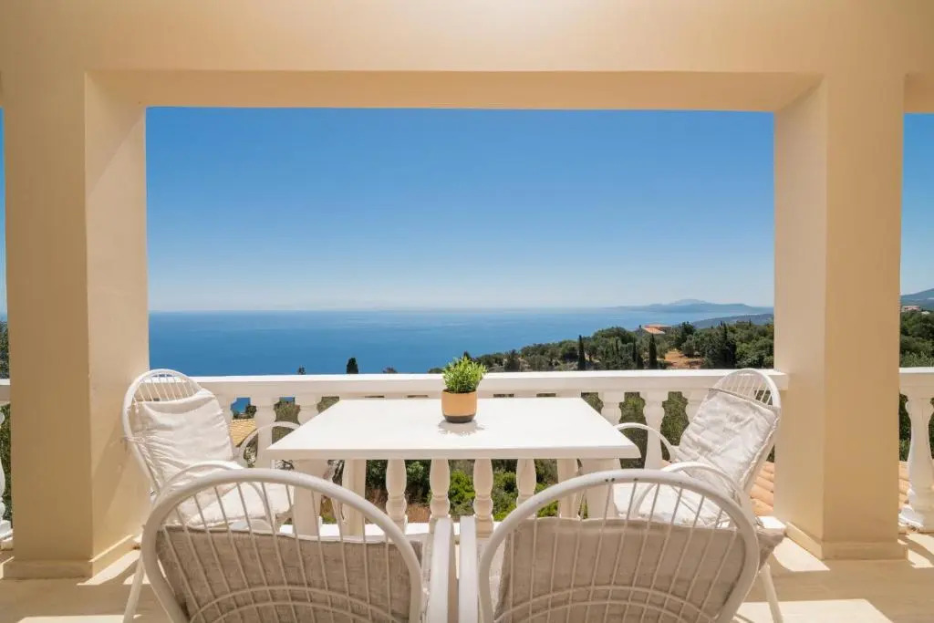 Armyra Villas - Apartments with Sea Views & Shared Pool