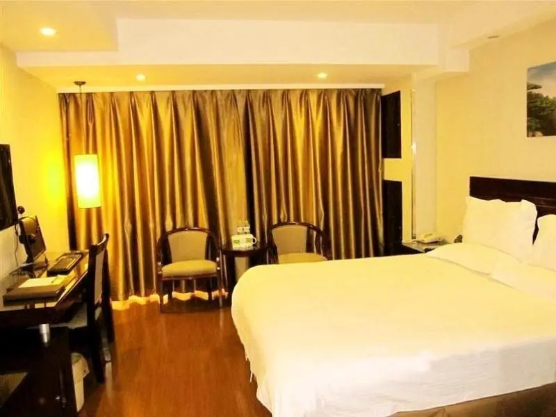 GreenTree Inn Changshu Zhaoshangcheng Express Hotel