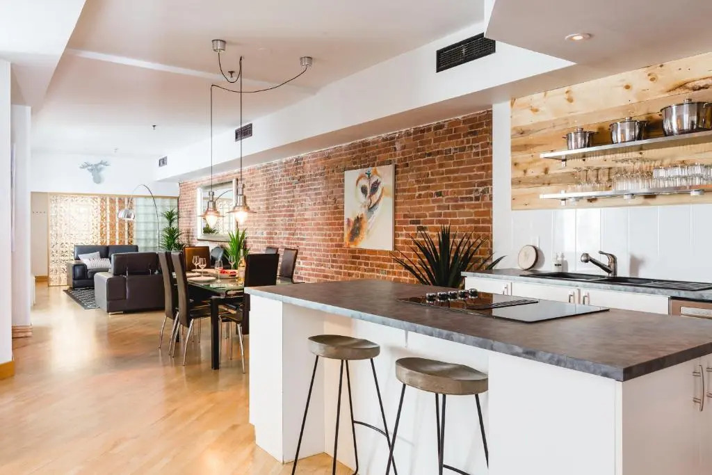 MTLVacationRentals - The City Chalet