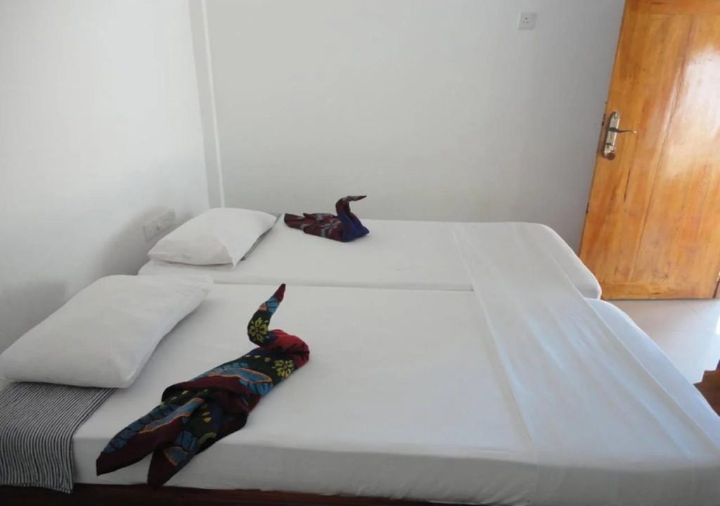 H&M Resort Arugambay