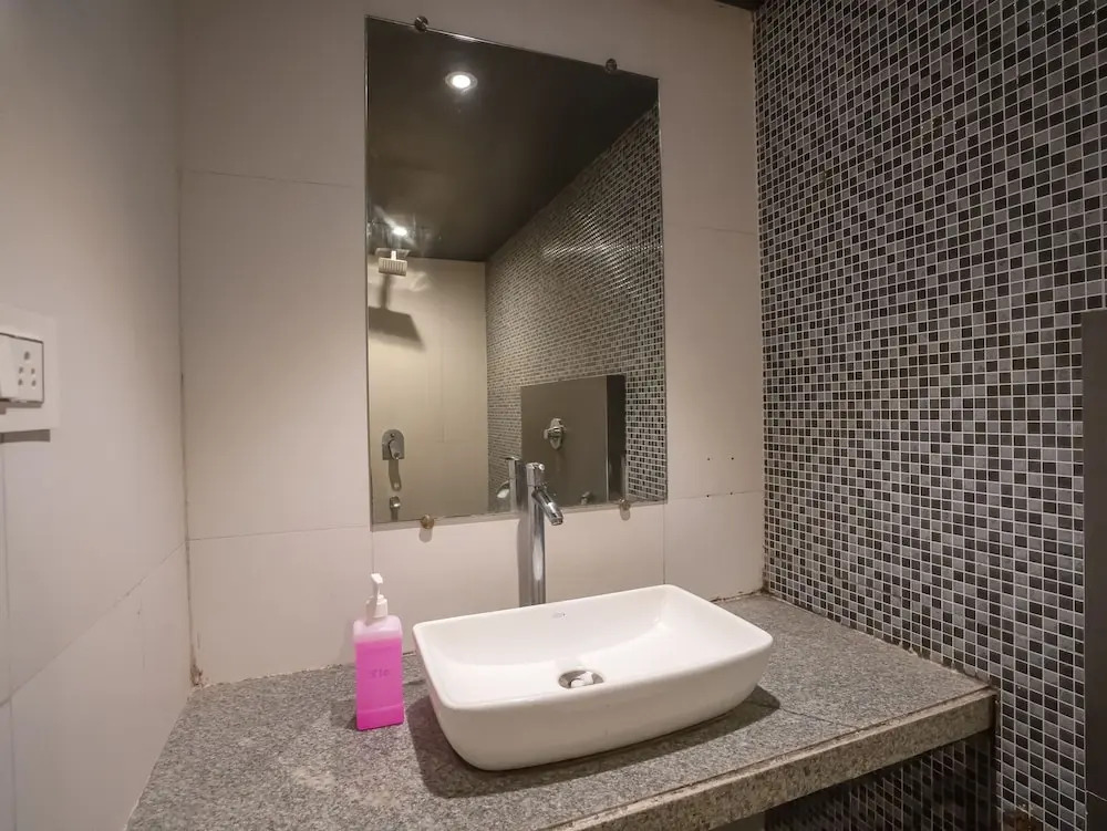 Hotel Grand Seasons