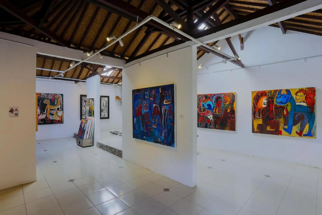 Rumah Paros & Gallery