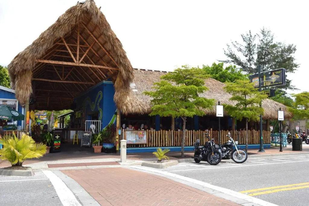 Avenida De Cortez 5210