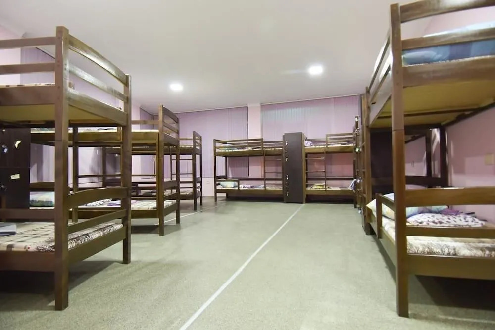 Green Hostel And Tours