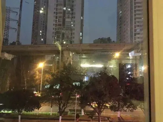 Chongqing Xilai Hotel (Chongqing Business and Industry University 6 kilometers light rail station)
