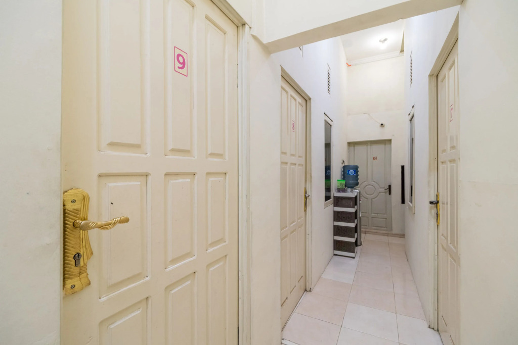 RedDoorz Syariah near Pasar Aur Kuning
