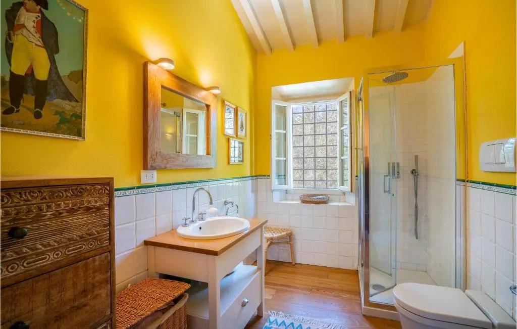 Stunning Home in Impruneta With 3 Bedrooms and Wifi