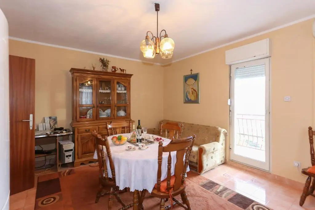 Oleander, Three-bedroom Apartment in Trogir