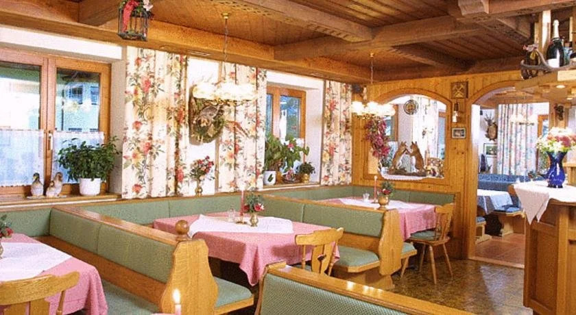 Hotel - Pension Ötzmooshof