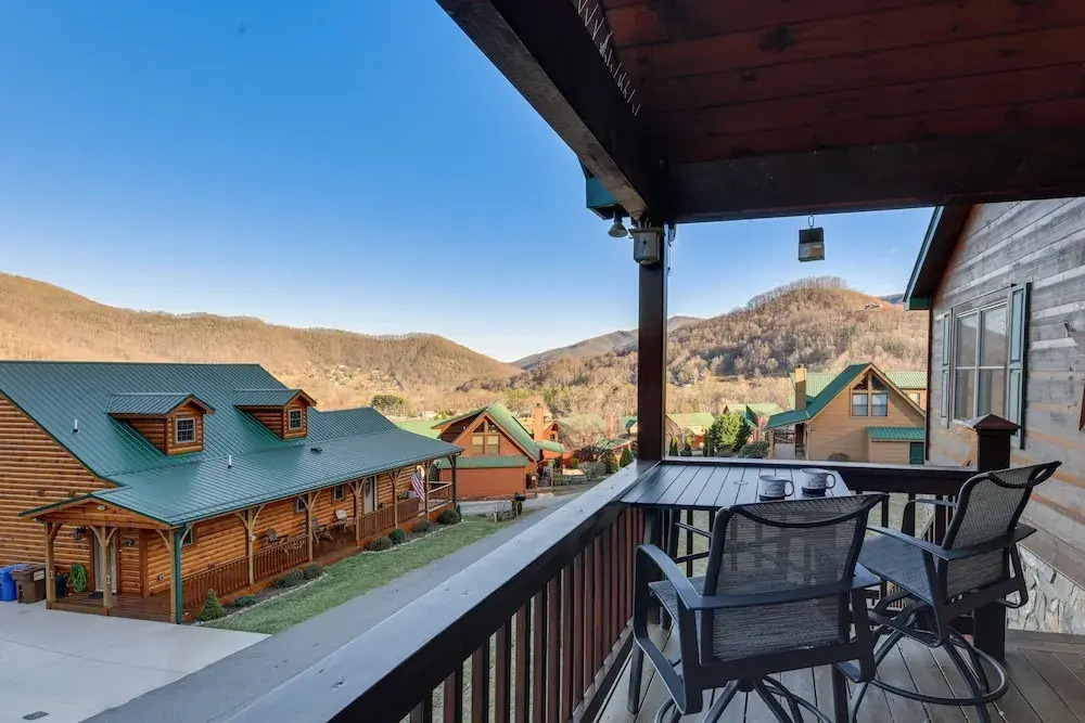 Mountain-view Cabin in Maggie Valley w/ Foosball!