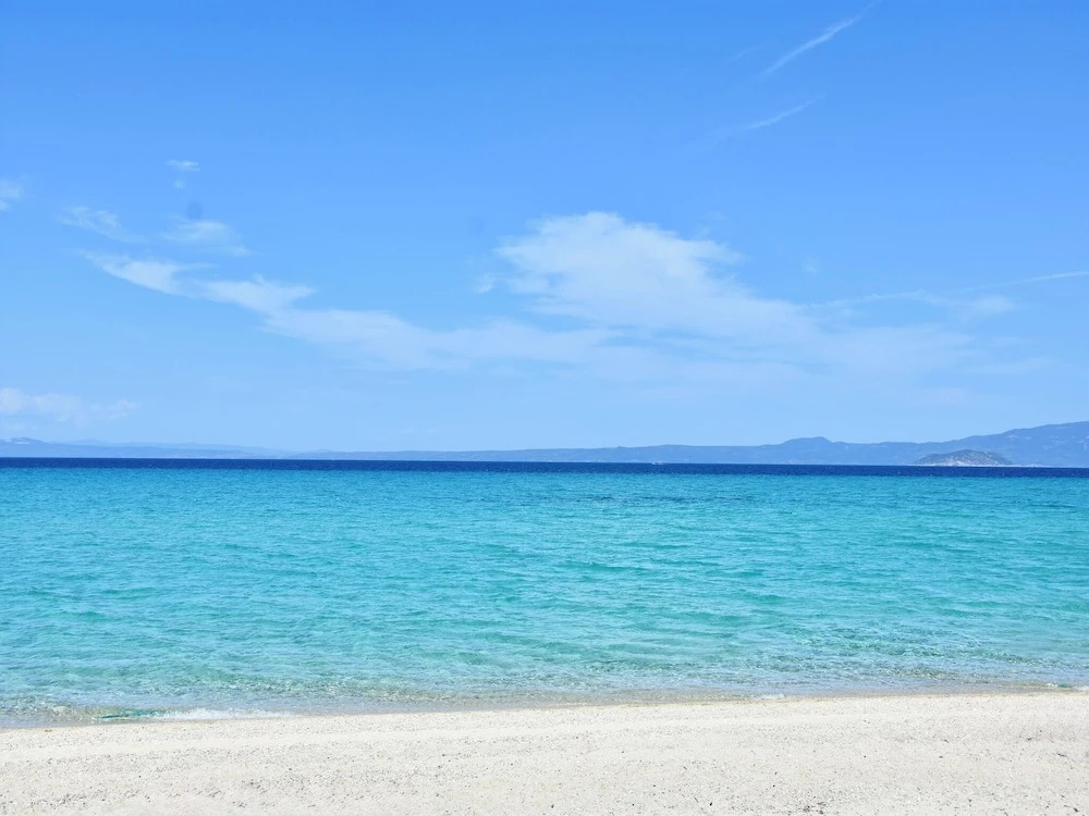 Stay at Beachfront Villa Lilia in Pefkohori, Halkidiki for a Dreamy Vacation