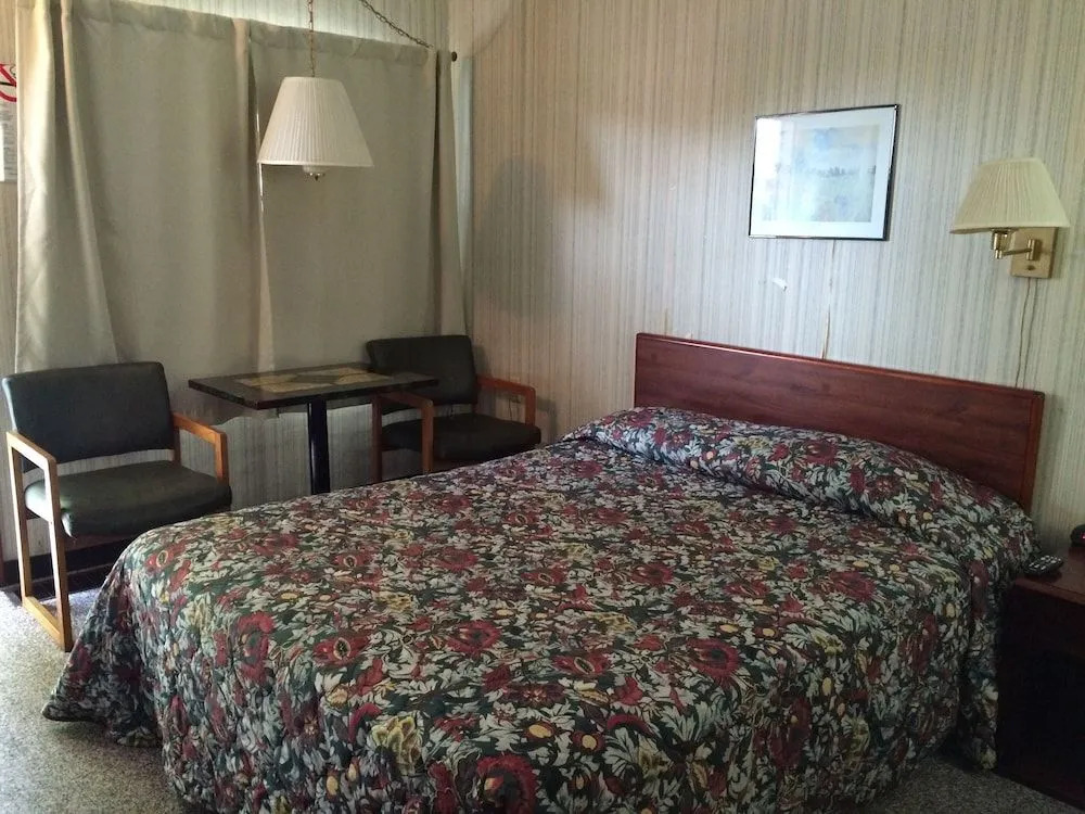 Maples Motel