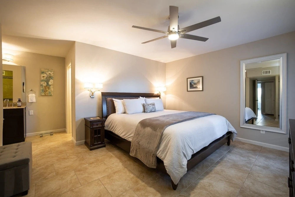 Scottsdale Miller 2 Bedroom Condo by RedAwning